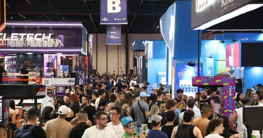 Crowded Mr. Olympia Brasil fitness expo at Distrito Anhembi in a previous edition