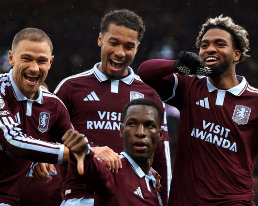 Nicolas Jackson celebrates with Aston Villa teammates after scoring against Manchester City on 24 October 2026