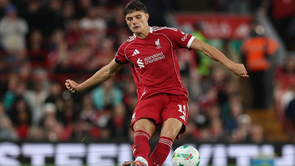 Giovanni Leoni in Liverpool's red home kit during his September 2025 debut