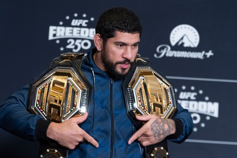 Alex Pereira ahead of his 2026 heavyweight run
