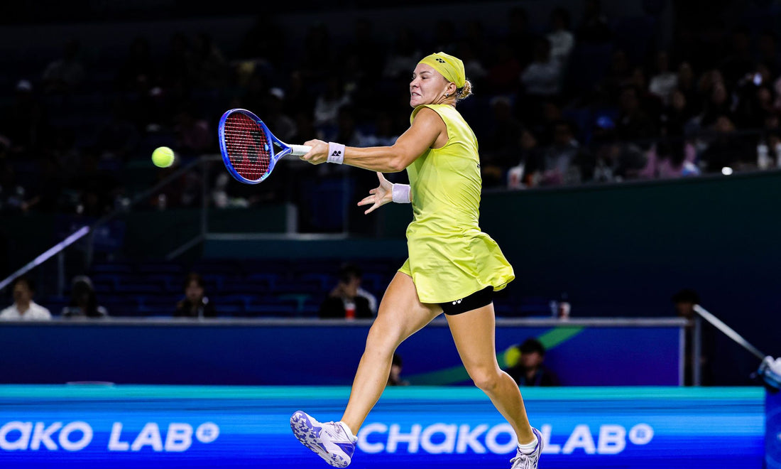 Diana Shnaider hits a forehand during her October 23, 2026 Ningbo quarterfinal against Iva Jovic
