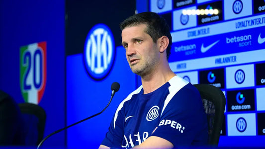 Cristian Chivu coaching Inter during the 2026 Champions League season