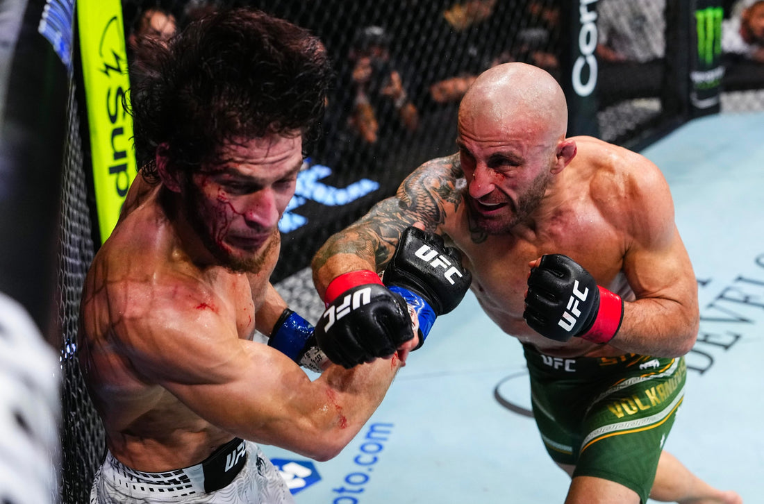 Alexander Volkanovski strikes Movsar Evloev in their October 24, 2026 UFC 333 title fight