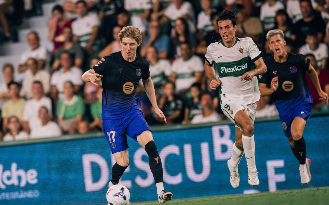 Anthony Gordon carrying the ball for Barcelona during the 2026 season