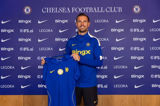Jordan Henderson wearing Chelsea blue at his August 2026 club unveiling