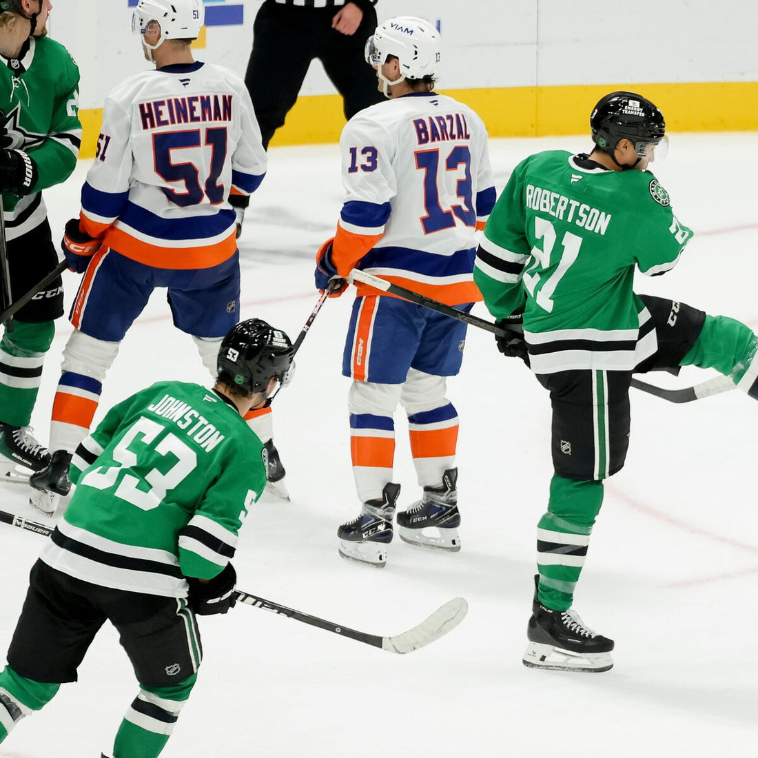 Jason Robertson in a Dallas Stars uniform during a 2026 game against the New York Islanders