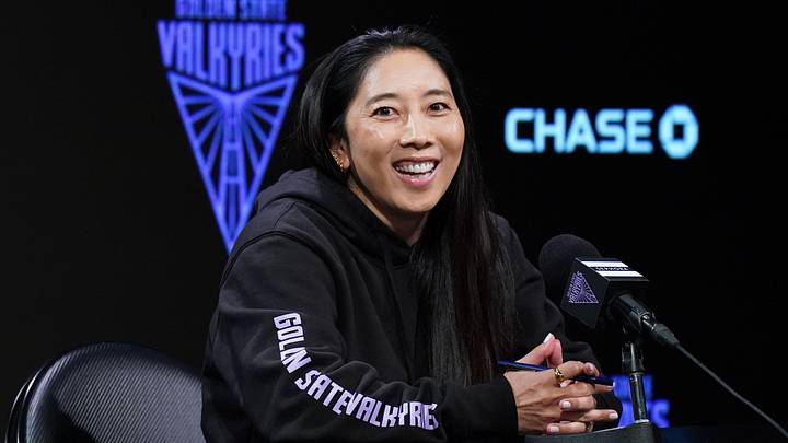Natalie Nakase coaching the Golden State Valkyries during the 2026 season