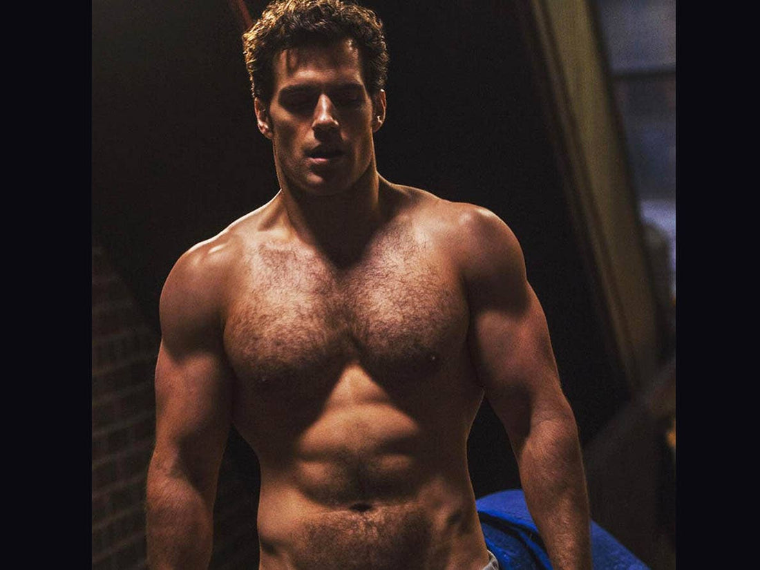 Henry Cavill shirtless during his Superman training, showing developed shoulders, chest and abdominal definition