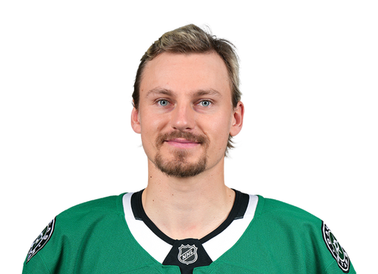 Roope Hintz wearing the Dallas Stars jersey