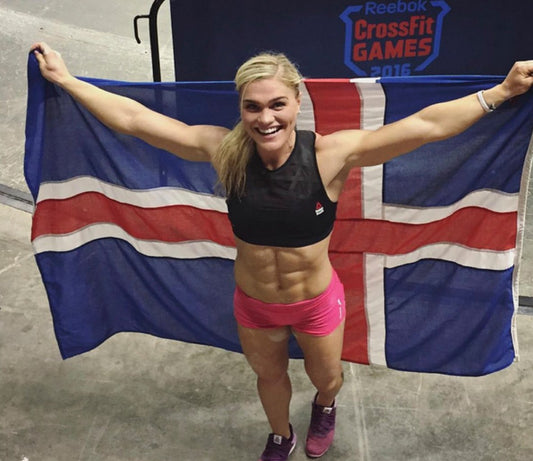 Katrín Davíðsdóttir celebrating her 2016 CrossFit Games championship with the Icelandic flag