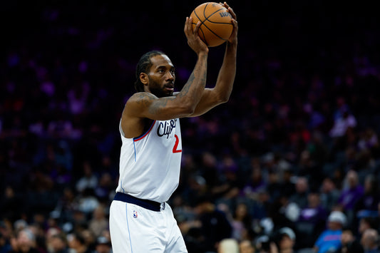 Kawhi Leonard shooting for the Los Angeles Clippers during the 2025-26 NBA season