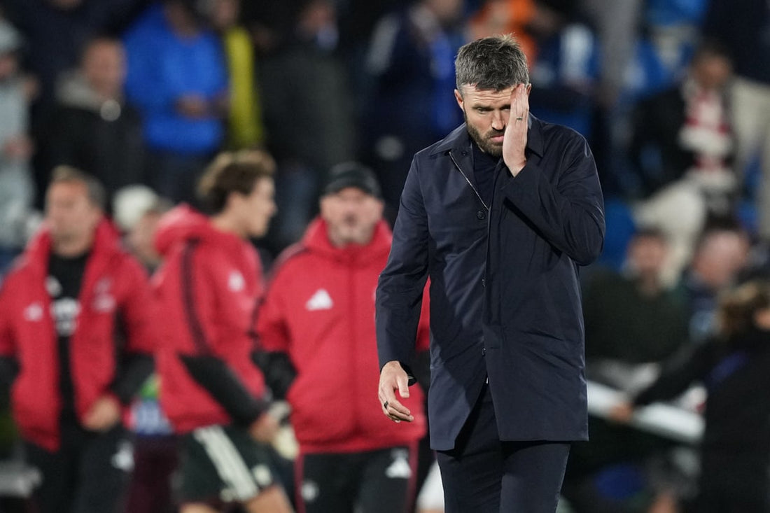 Michael Carrick on the Manchester United touchline during the October 2026 Champions League defeat at Como