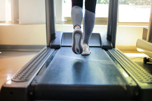 Upper-body resistance machine workout in a gym