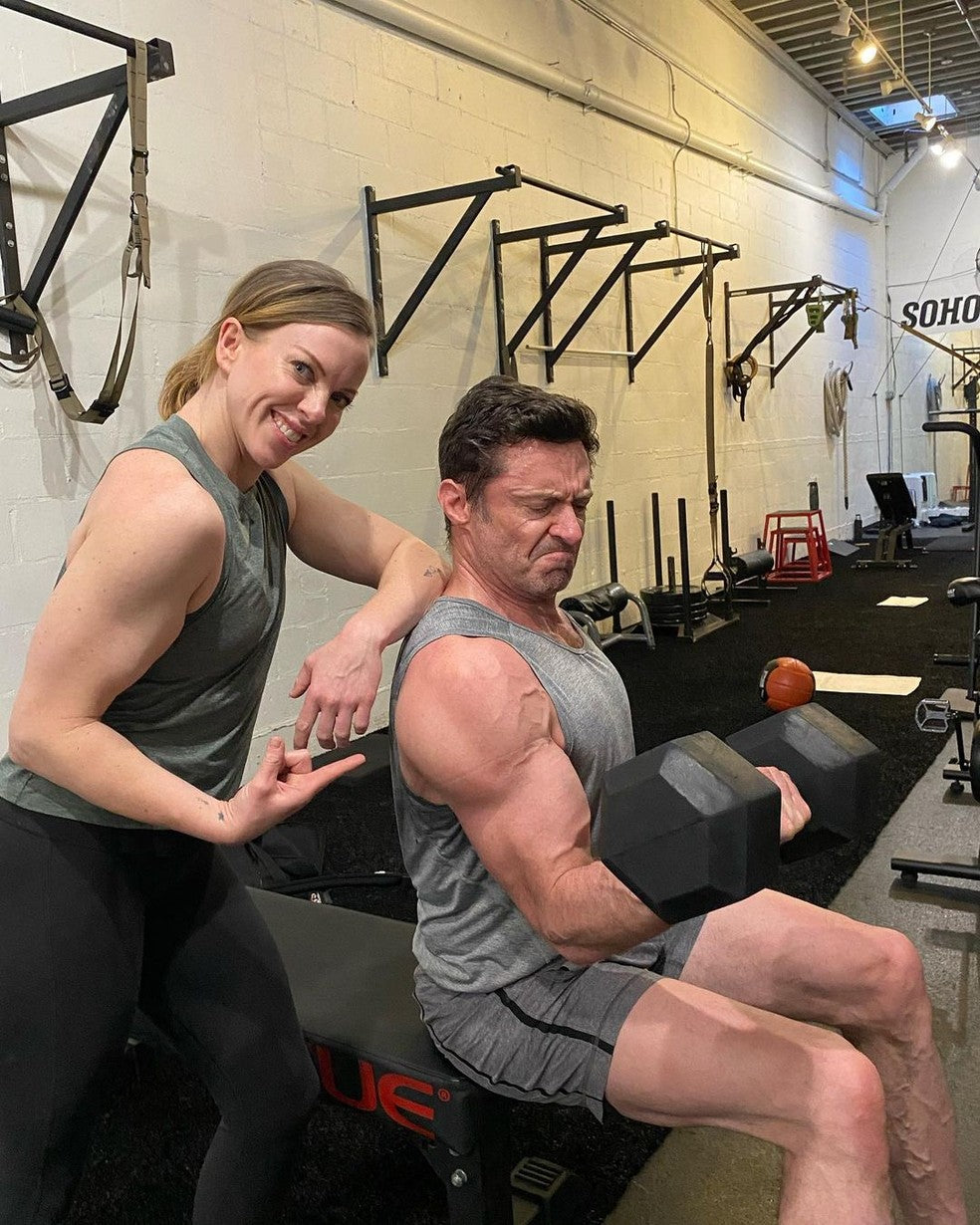 Hugh Jackman training his arms in a gym during his Wolverine preparation