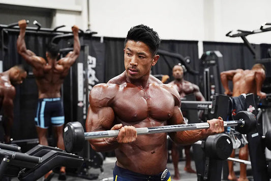 Bodybuilder assessing muscle retention and body composition during a cutting phase